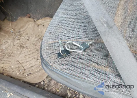 1999 Jeep Cherokee Classic/Sport z USA, uszkodzony, nr VIN 1J4FF68S0XL663735